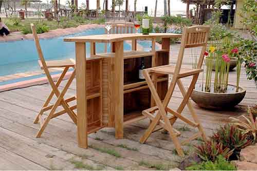 Vente mobilier en bois pour piscine par export agent indonesie à Bali.