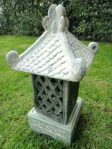 Lampe en pierre indonésienne pour vente à l'export par agent sourcing à Bali Indonésie.