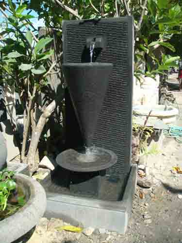 Fontaine moderne indonésienne pour vente à l'export par agent sourcing à Bali Indonésie.