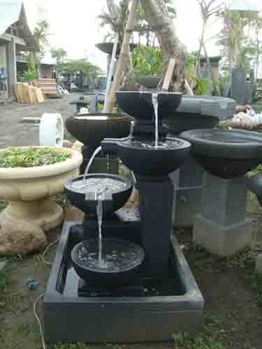 Fontaine à eau en pierre indonesienne pour vente par agent sourcing en Indonésie export Bali.