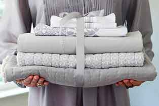Textiles plaides futons et coussins par agent export en sourcing à Bali indonesie.