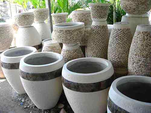 Pots en galets pour vente par agent sourcing à Bali en export indonésie.