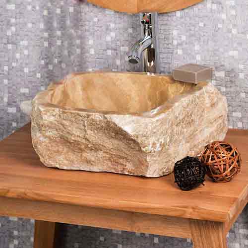 Vasque en pierre brut taillée pour vente par agent sourcing à Bali en export indonésie.